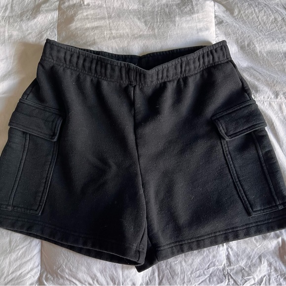 ‼️SOLD‼️ TNA Cargo Sweatshorts - Picture 1 of 4